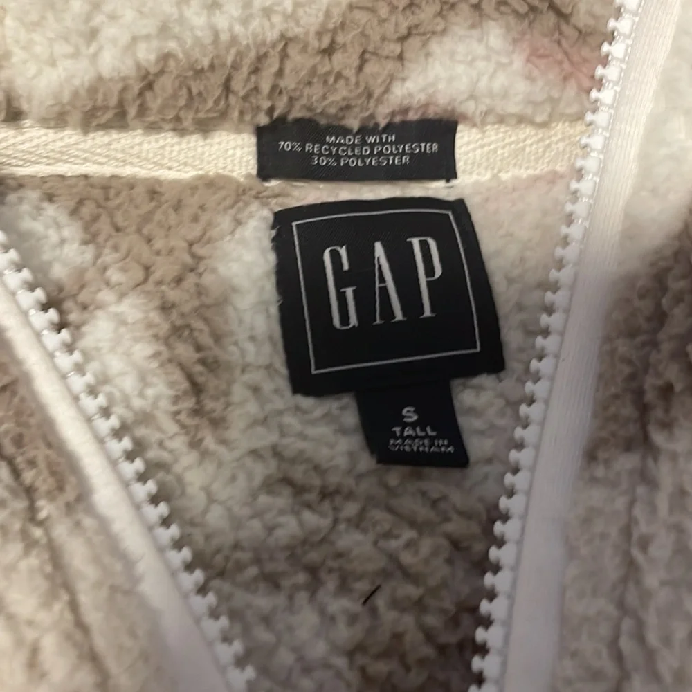 small gap half zip - Picture 2 of 2